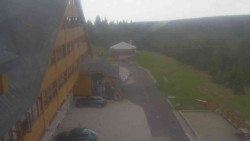 Parkoviště a hlavní vchod