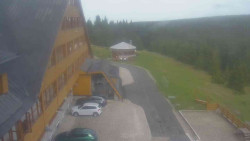 Parkoviště a hlavní vchod