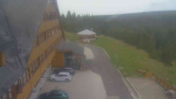 Parkoviště a hlavní vchod