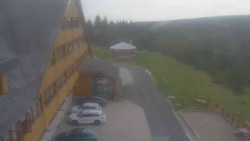 Parkoviště a hlavní vchod