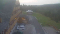 Parkoviště a hlavní vchod