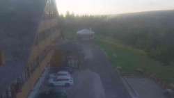 Parkoviště a hlavní vchod