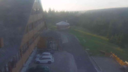 Parkoviště a hlavní vchod