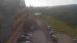 Parkoviště a hlavní vchod