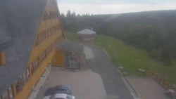 Parkoviště a hlavní vchod