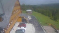 Parkoviště a hlavní vchod