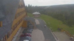 Parkoviště a hlavní vchod