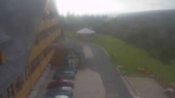 Parkoviště a hlavní vchod