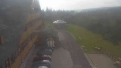 Parkoviště a hlavní vchod