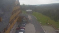 Parkoviště a hlavní vchod