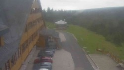 Parkoviště a hlavní vchod
