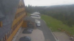 Parkoviště a hlavní vchod