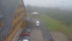 Parkoviště a hlavní vchod