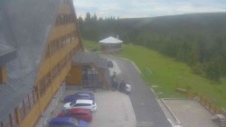 Parkoviště a hlavní vchod