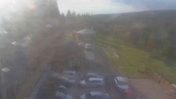 Parkoviště a hlavní vchod