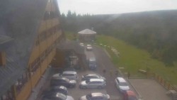 Parkoviště a hlavní vchod