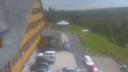 Parkoviště a hlavní vchod