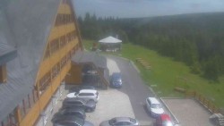 Parkoviště a hlavní vchod