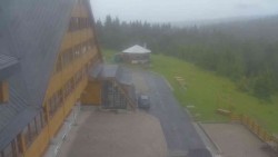 Parkoviště a hlavní vchod