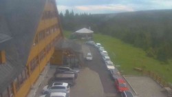 Parkoviště a hlavní vchod