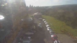 Parkoviště a hlavní vchod