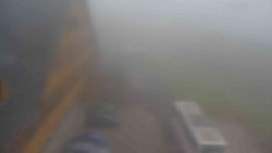 Parkoviště a hlavní vchod