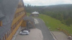 Parkoviště a hlavní vchod