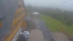 Parkoviště a hlavní vchod