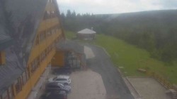 Parkoviště a hlavní vchod