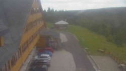 Parkoviště a hlavní vchod