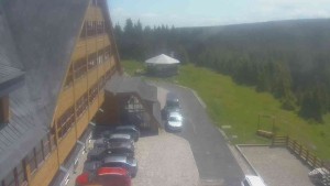 Sporthotel Kurzovní - Parkoviště a hlavní vchod - 16.6.2026 v 11:20 Sporthotel Kurzovní - Parkoviště a hlavní vchod - 16.6.2026 v 11:20
