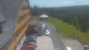 Sporthotel Kurzovní - Parkoviště a hlavní vchod - 16.6.2026 v 11:45 Sporthotel Kurzovní - Parkoviště a hlavní vchod - 16.6.2026 v 11:45