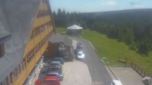 Sporthotel Kurzovní - Parkoviště a hlavní vchod - 16.6.2026 v 11:50 Sporthotel Kurzovní - Parkoviště a hlavní vchod - 16.6.2026 v 11:50