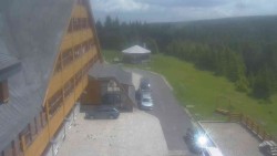 Parkplatz und Haupteingang