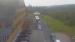 Parkoviště a hlavní vchod