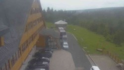 Parkplatz und Haupteingang