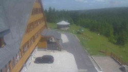 Parkoviště a hlavní vchod