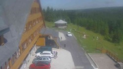 Parkoviště a hlavní vchod