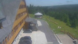Parkoviště a hlavní vchod