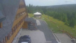 Parkoviště a hlavní vchod