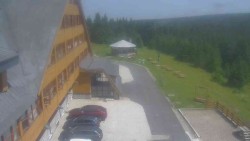 Parkoviště a hlavní vchod