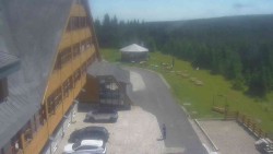 Parkoviště a hlavní vchod