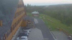 Parkoviště a hlavní vchod