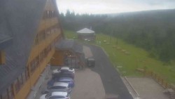 Parkoviště a hlavní vchod