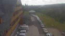 Parkoviště a hlavní vchod