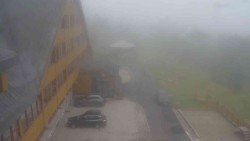 Parkoviště a hlavní vchod