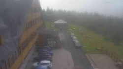 Parkoviště a hlavní vchod