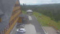Parkoviště a hlavní vchod