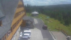 Parkoviště a hlavní vchod
