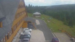 Parkoviště a hlavní vchod